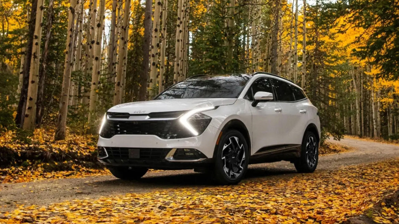 vue latérale avant d'une Kia Sportage 2025