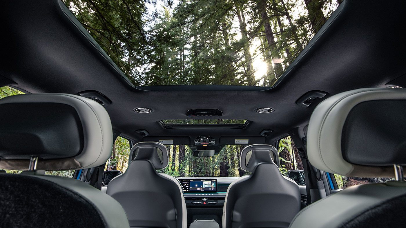 Vue de l'intérieur du Kia EV9 avec toit ouvrant