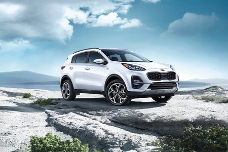 Le Ford Escape 2020 fait face au Kia Sportage 2020 sur les routes de Sherbrooke!